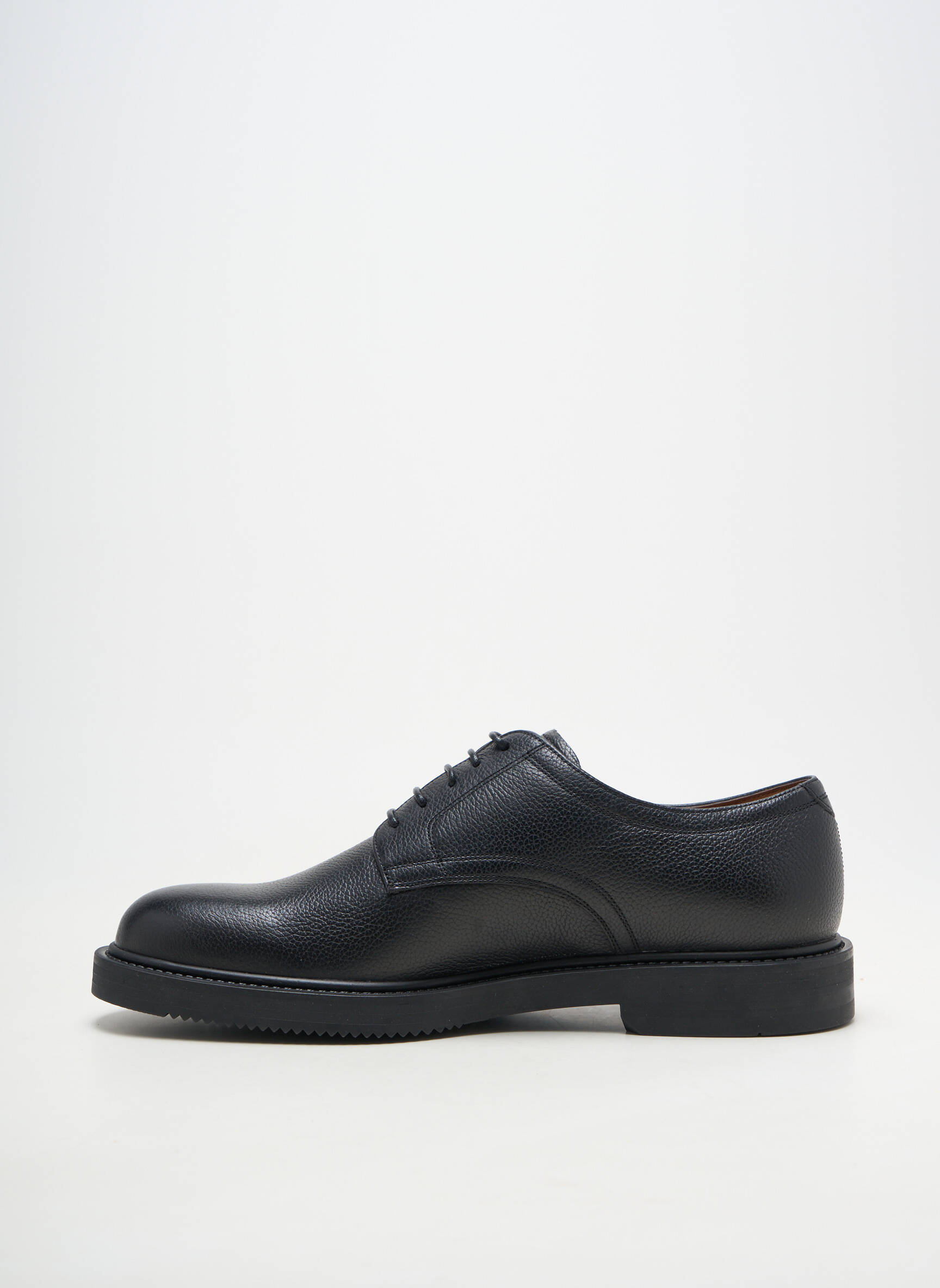 Derbies matière lisse talon bas noir BALLY homme