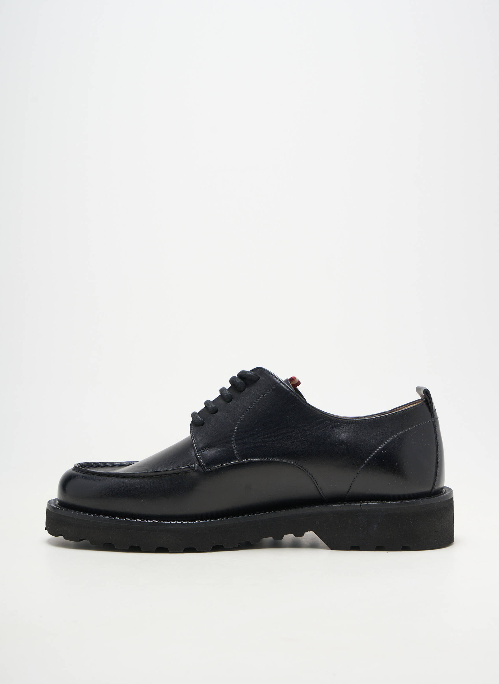 Derbies matière lisse talon bas noir BALLY homme