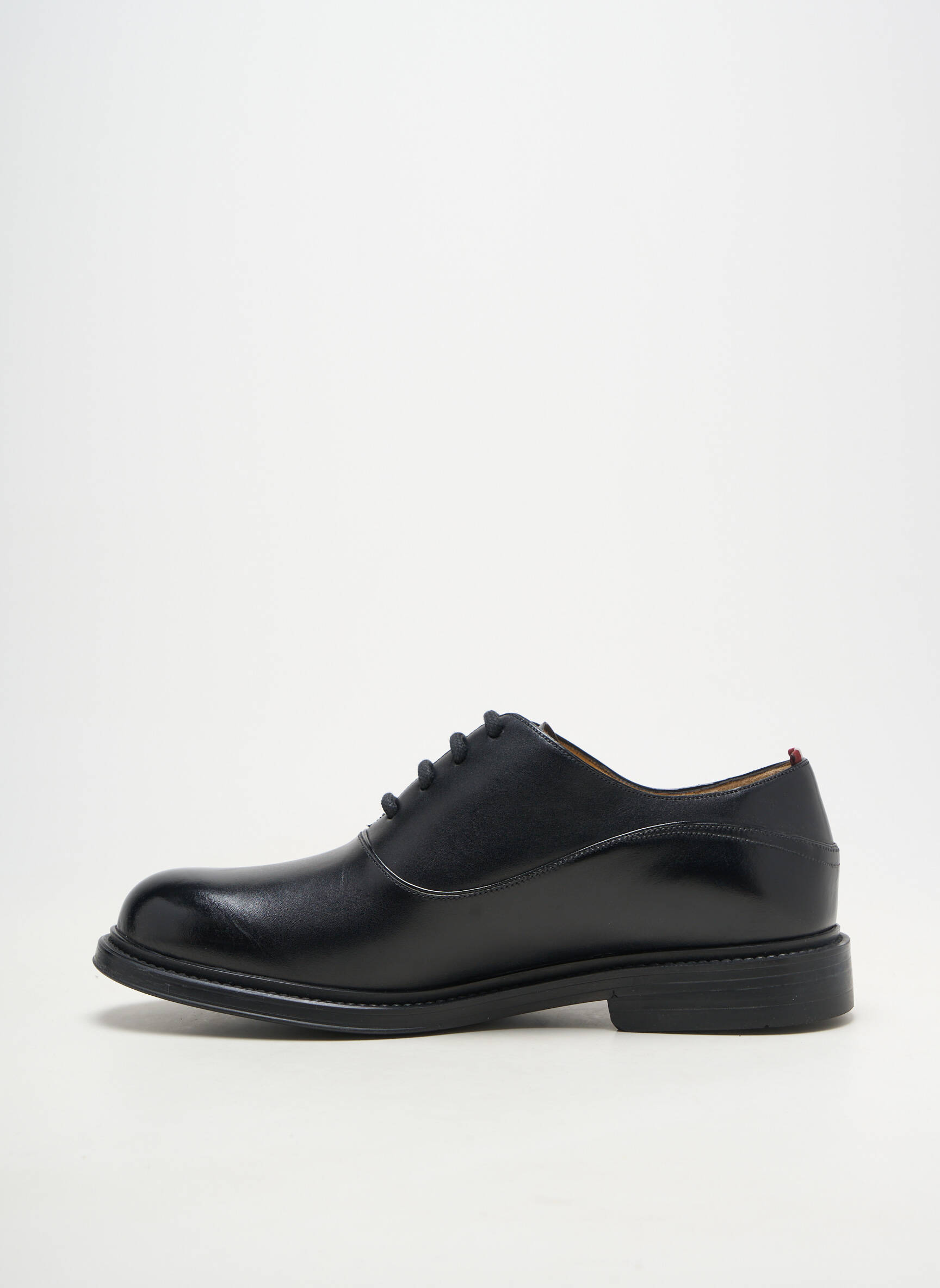 Derbies matière lisse talon bas noir BALLY homme