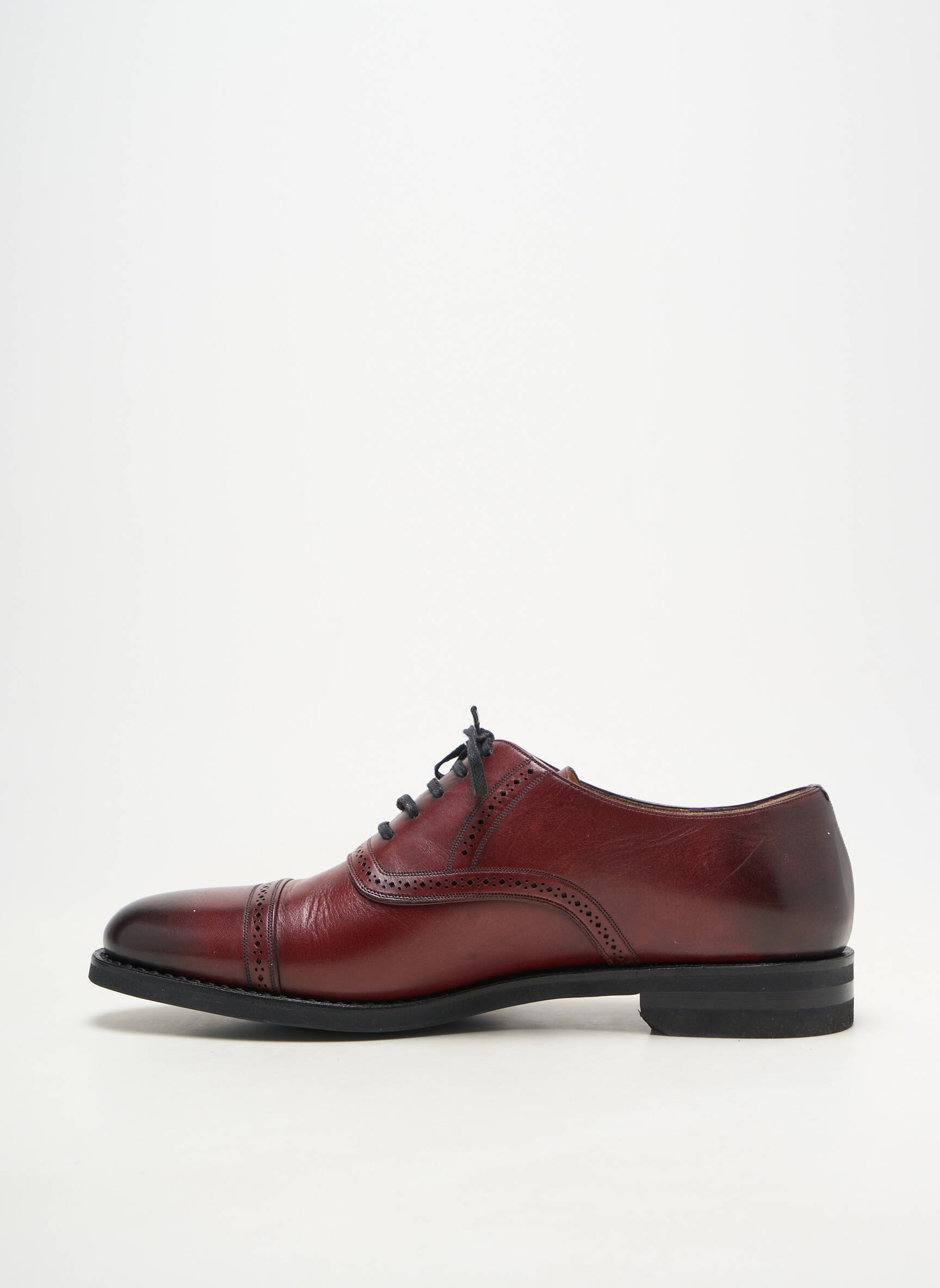 Derbies matière lisse talon bas rouge BALLY homme