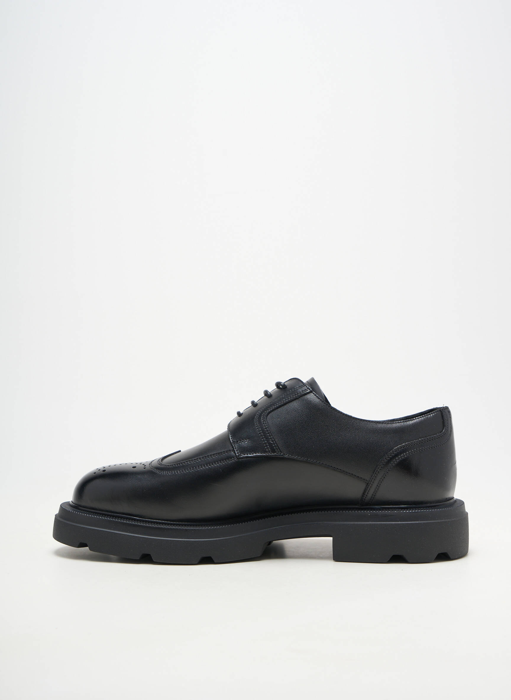 Derbies matière lisse talon bas noir BALLY homme
