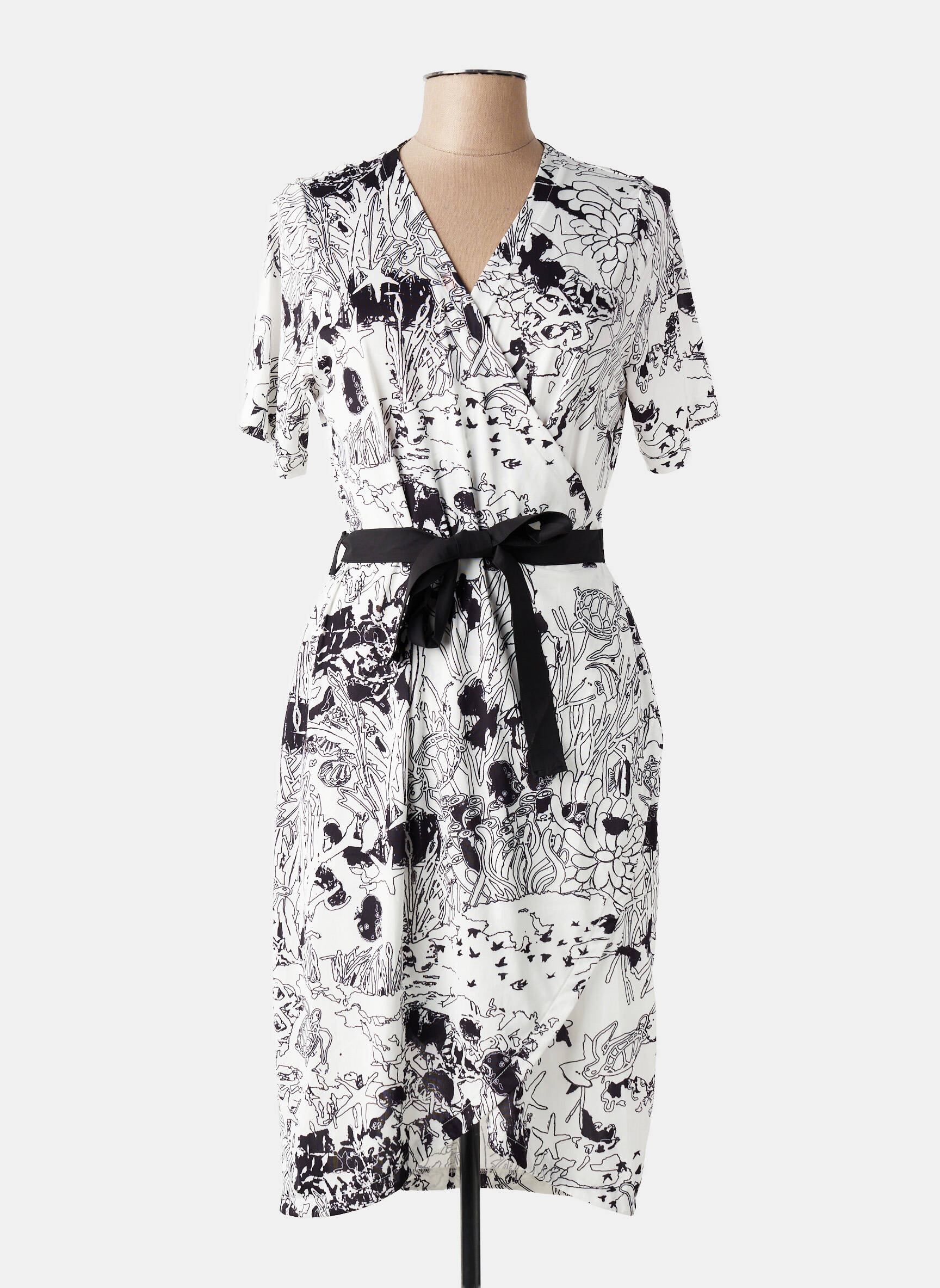 Robe mi-longue imprimé fleurs manches courtes noir MALOKA femme