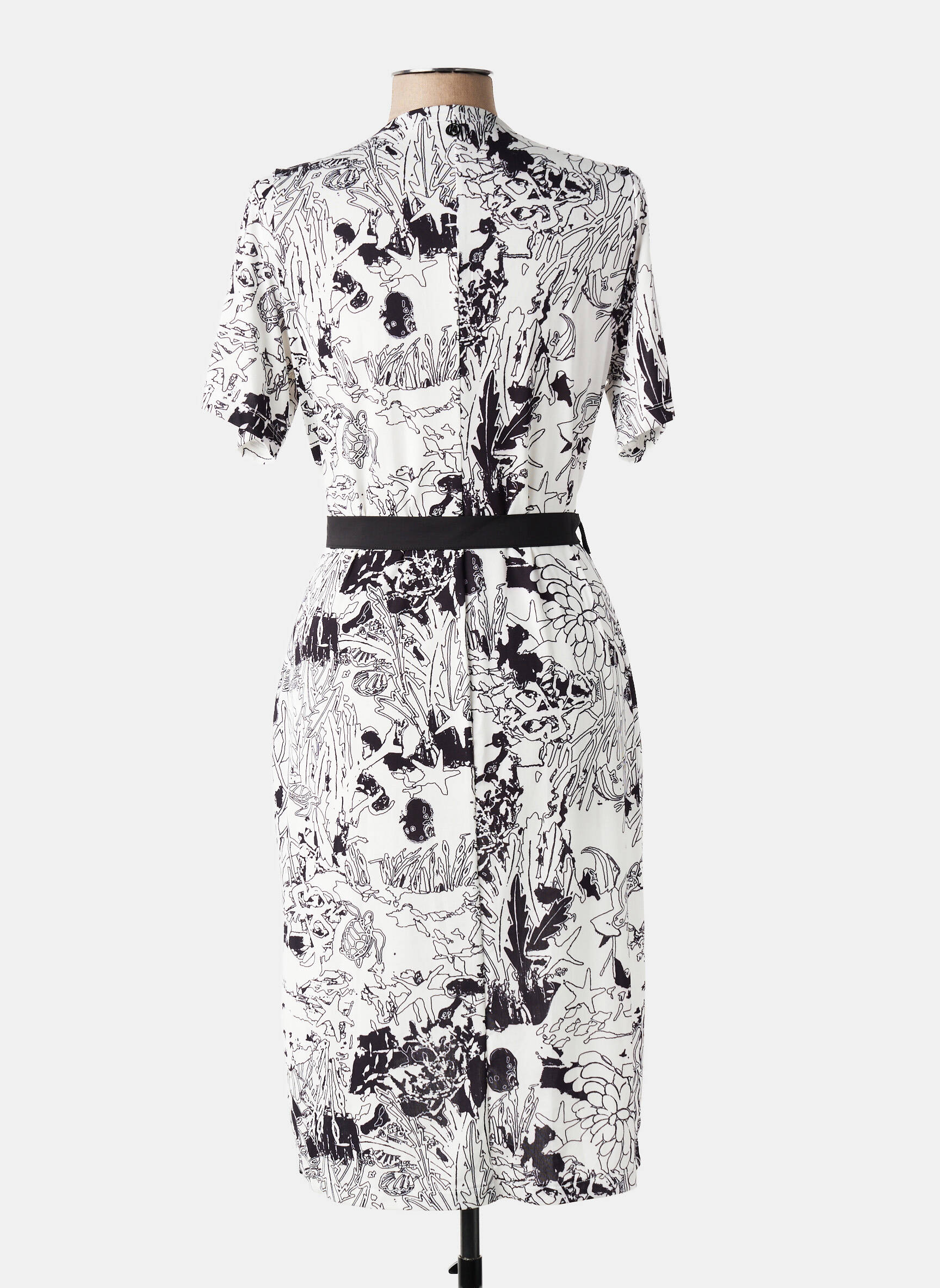 Robe mi-longue imprimé fleurs manches courtes noir MALOKA femme