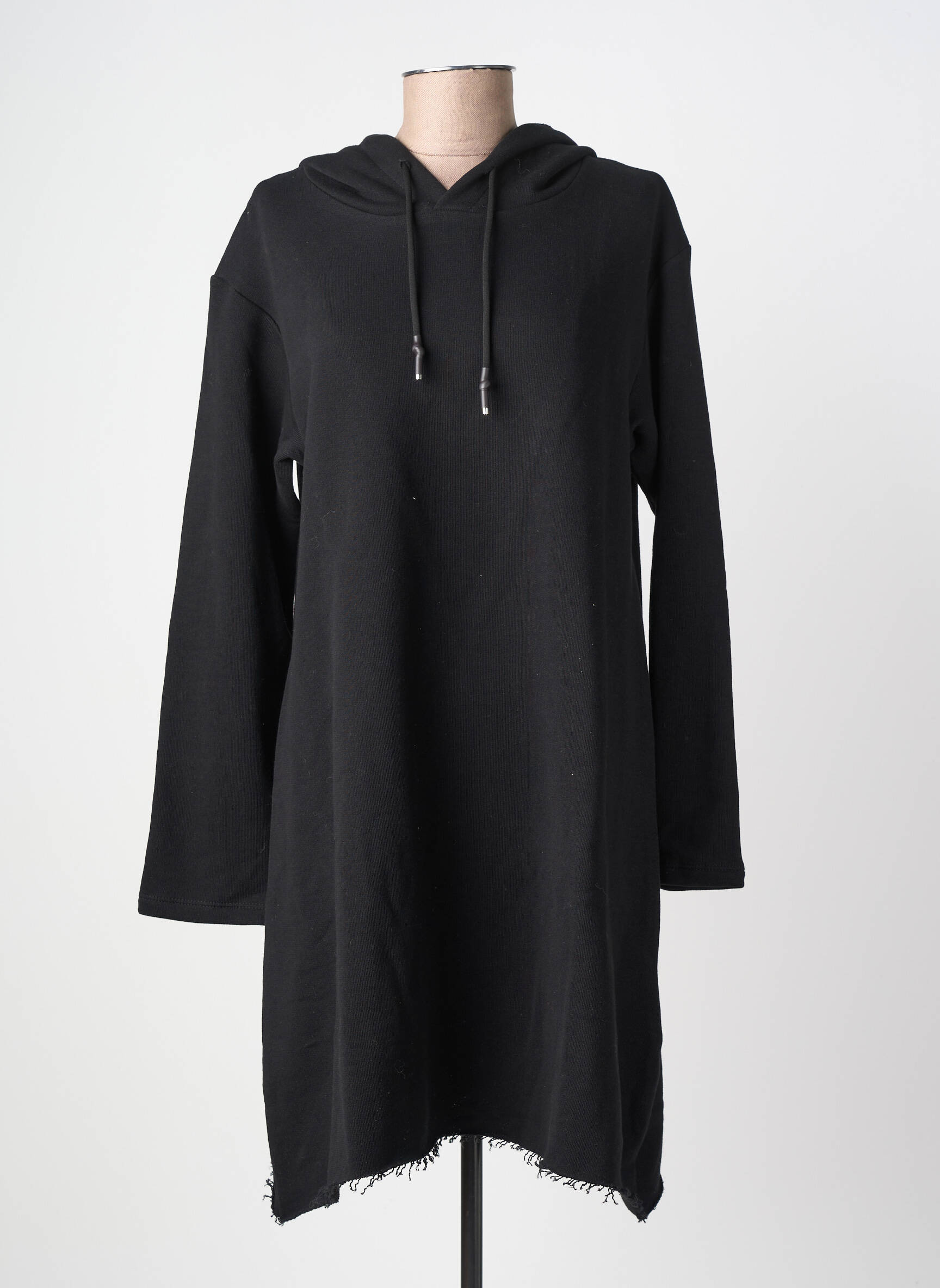 Robe pull coupe droite manches longues noir BSB femme