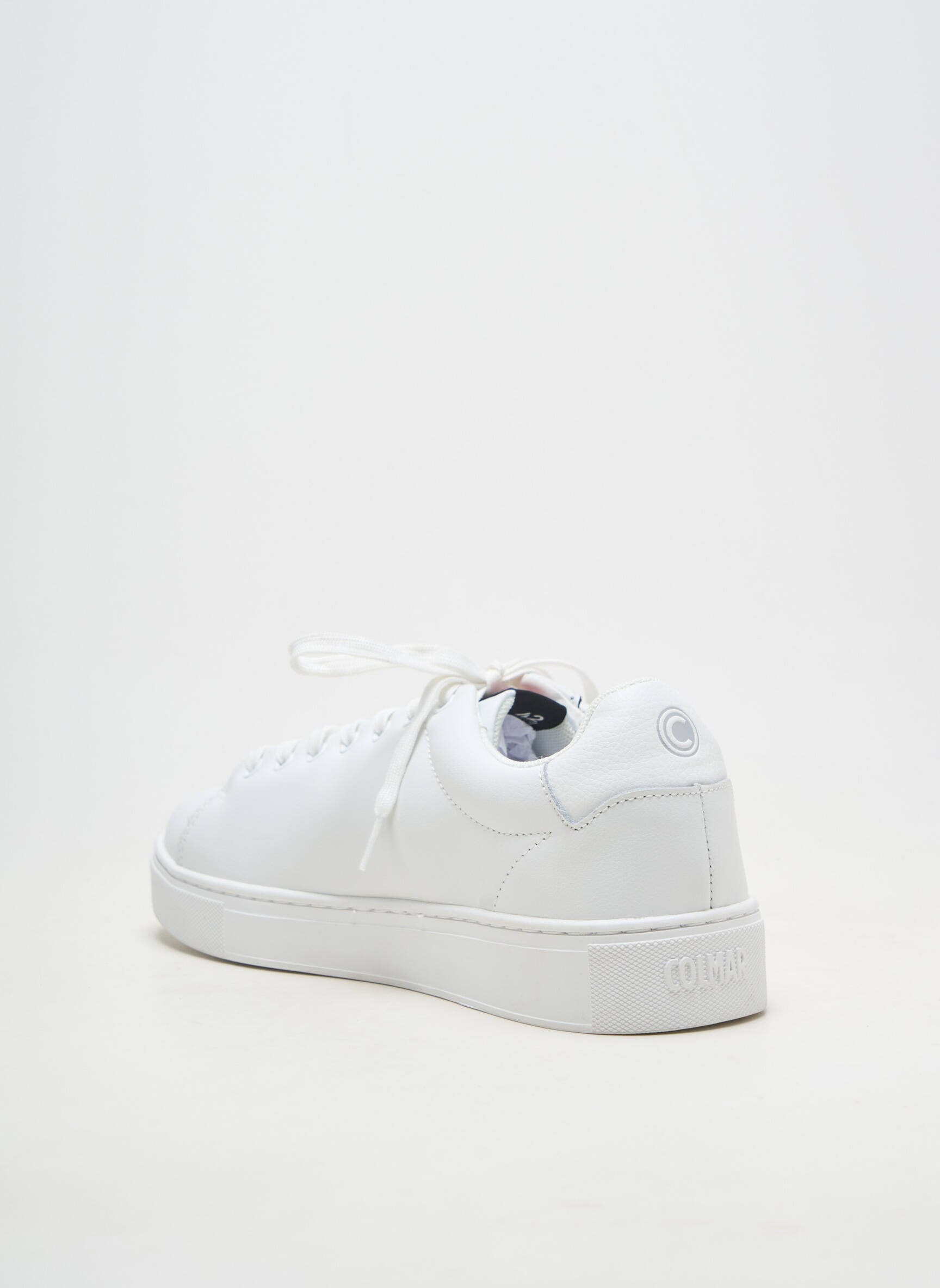 Baskets matière lisse bout rond blanc COLMAR homme