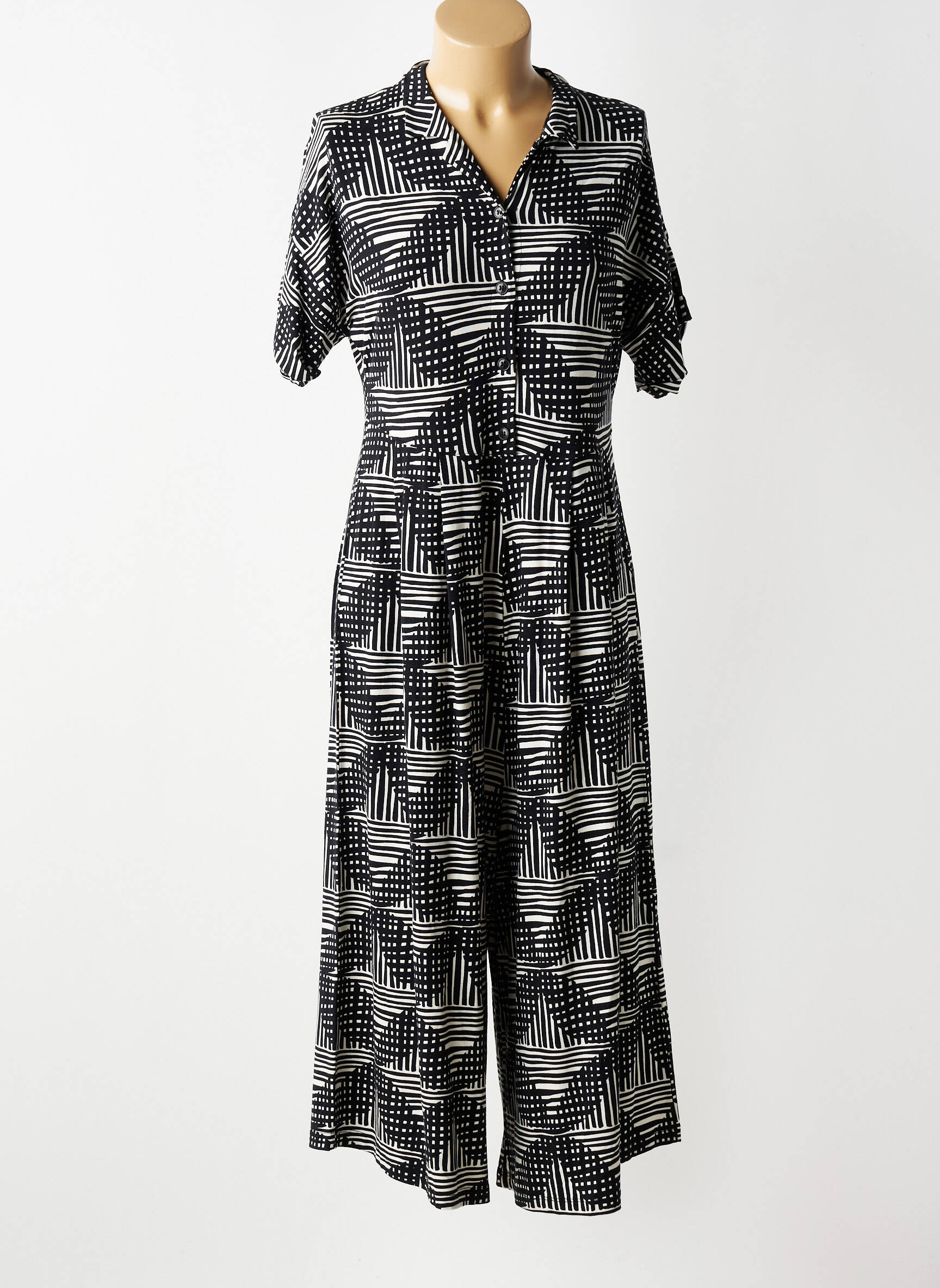 Combi-pantalon fermeture boutonnée au dos manches courtes noir MASAI femme