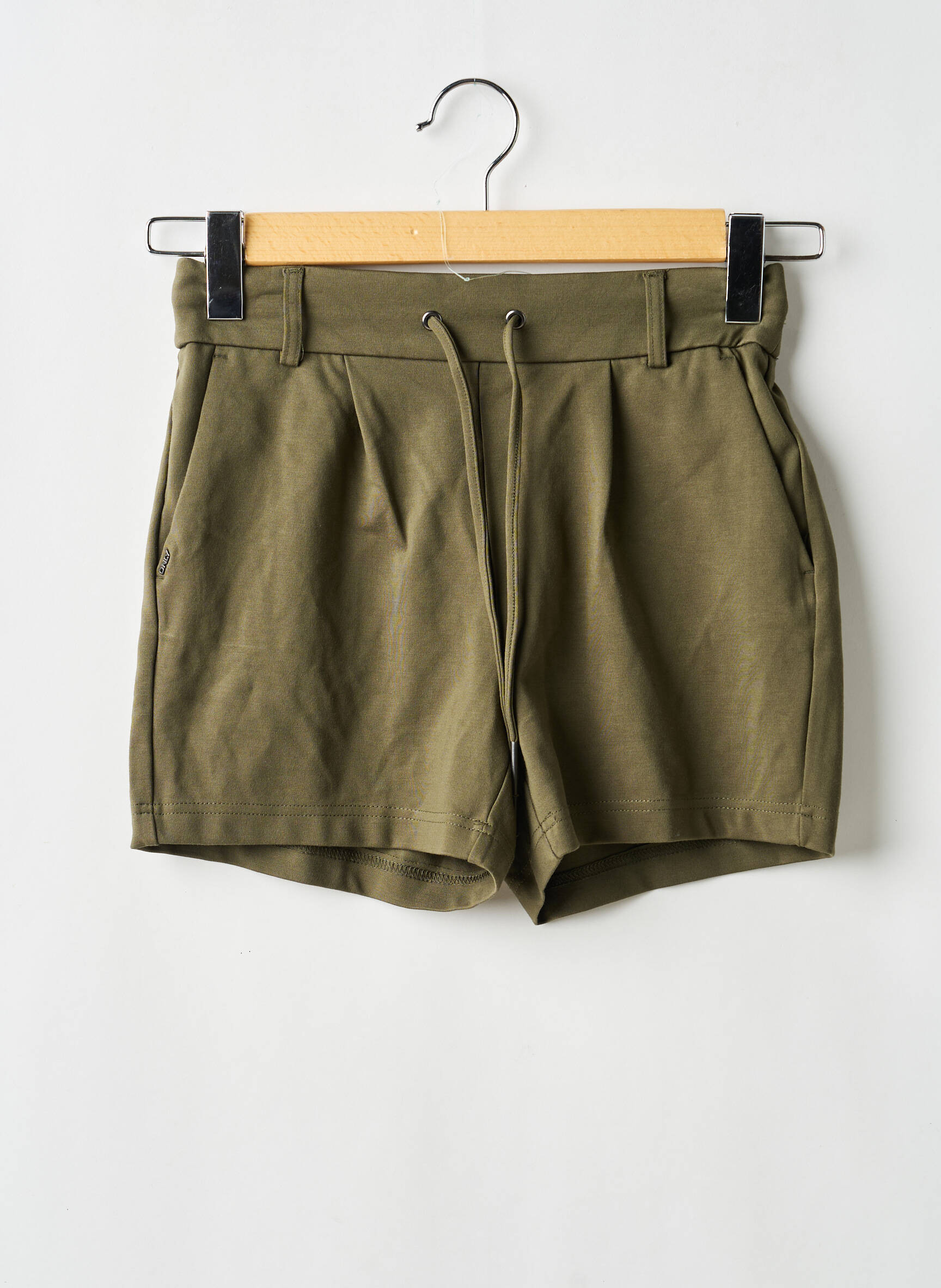 Short coupe droite vert ONLY femme