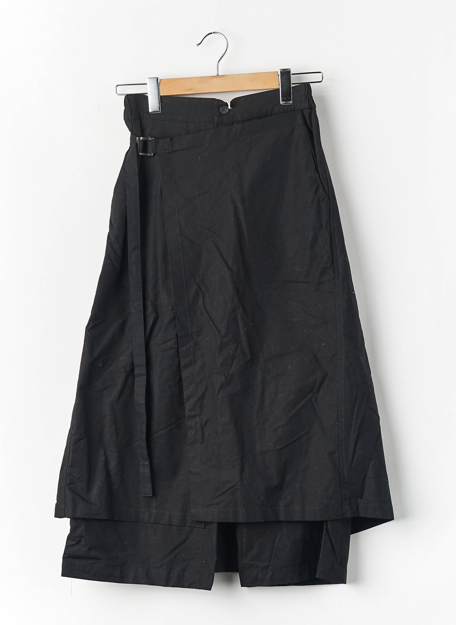 Pantacourt noir YUGEN femme