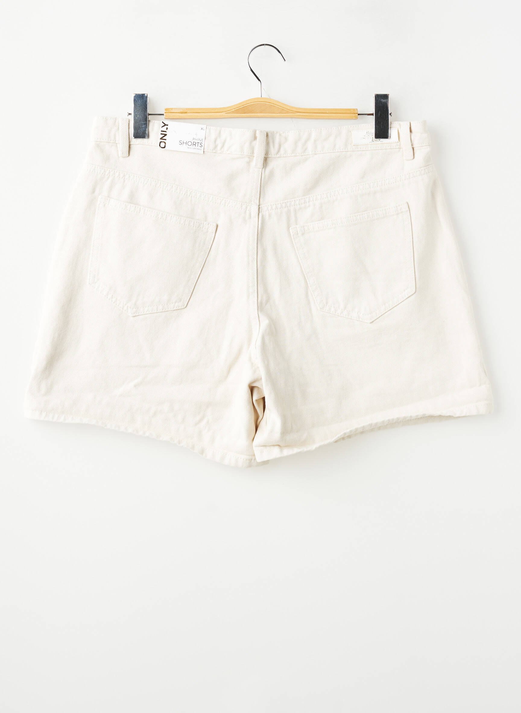 Short coupe droite beige ONLY femme